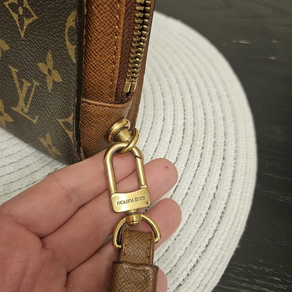 Louis Vuitton Brown Monogram Clutch - Original Strap - Picture 8 of 15
